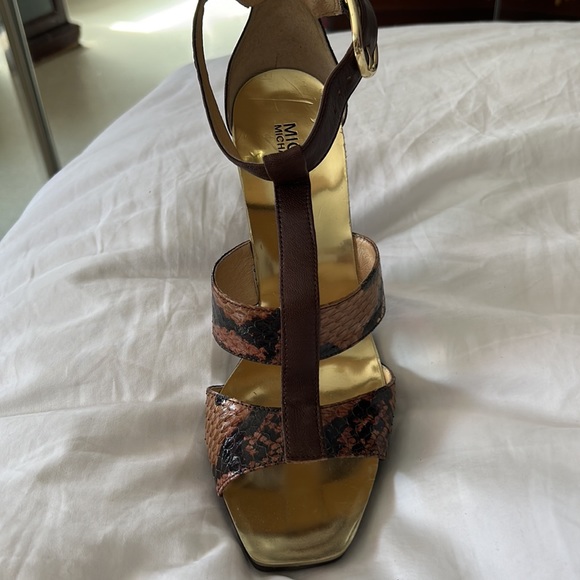 Michael Michael Kors Brown and Leopard size 9M shoes. - Picture 9 of 10